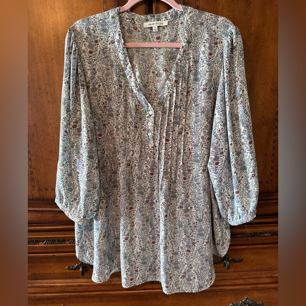 Rose & Olive Light Blue Peasant Floral Pintuck Blouse